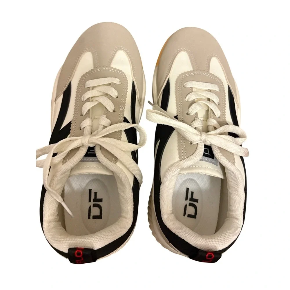 De Florence Casual Lace-Up Sneakers in Beige and‎ Black